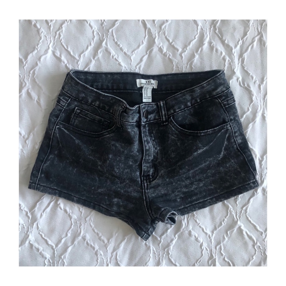 Forever 21 - EUC, Stretch Denim Shorts